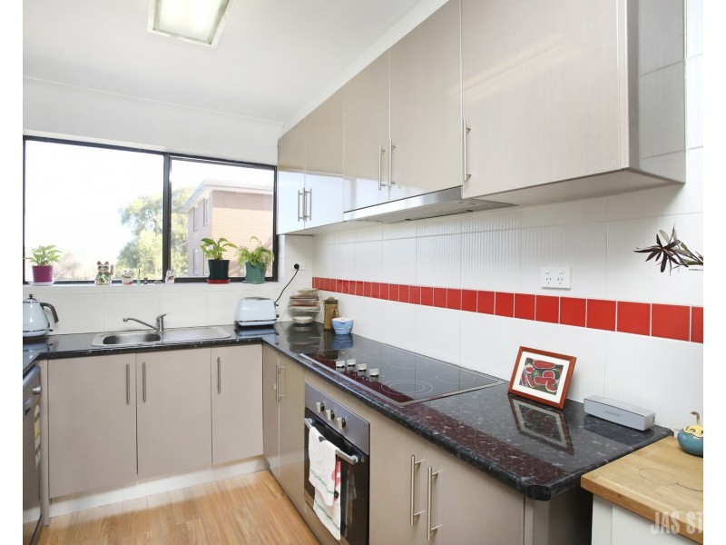 11/99 Cowper Street, Footscray VIC 3011