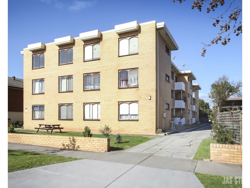 11/99 Cowper Street, Footscray VIC 3011