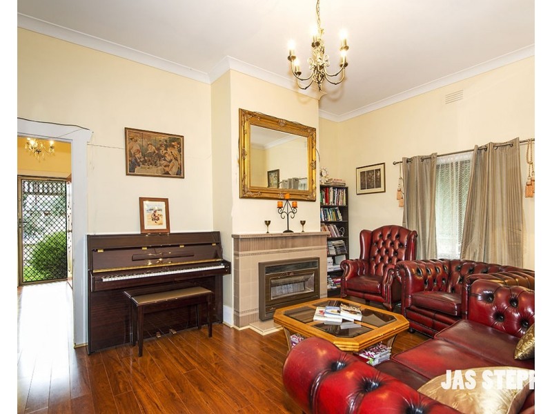 10 Stanlake Street, West Footscray VIC 3012