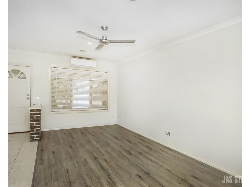 25 Henry Drive, Altona Meadows VIC 3028