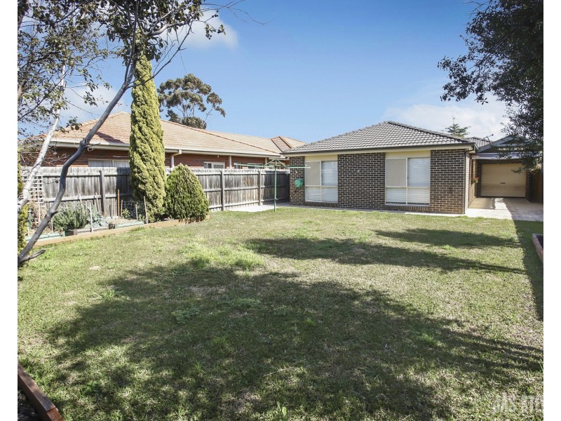 25 Henry Drive, Altona Meadows VIC 3028