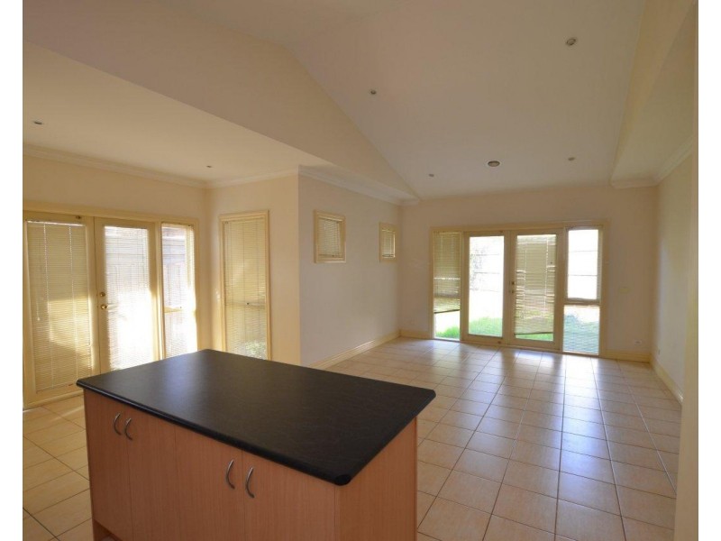 4/39 Stephenson Street, Spotswood VIC 3015