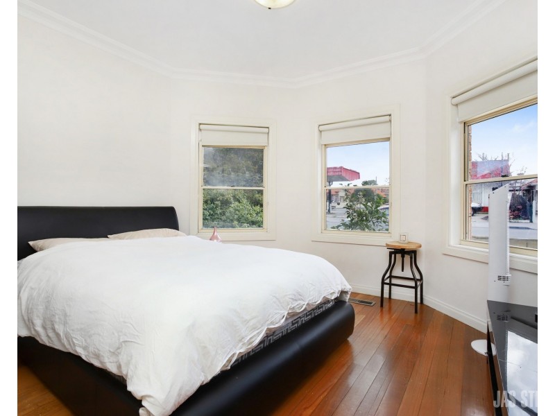 194 Douglas Parade, Newport VIC 3015
