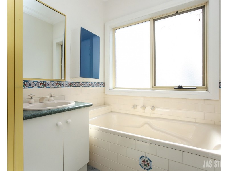 194 Douglas Parade, Newport VIC 3015