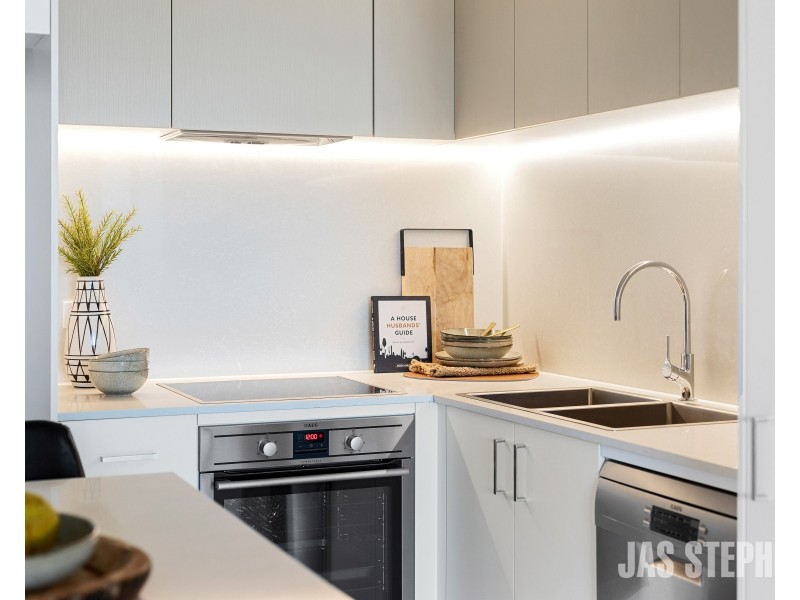 121/77 Hobsons Road, Kensington VIC 3031