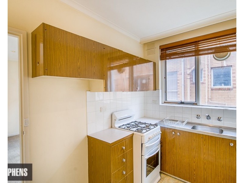 4/17 Kingsville Street, Kingsville VIC 3012