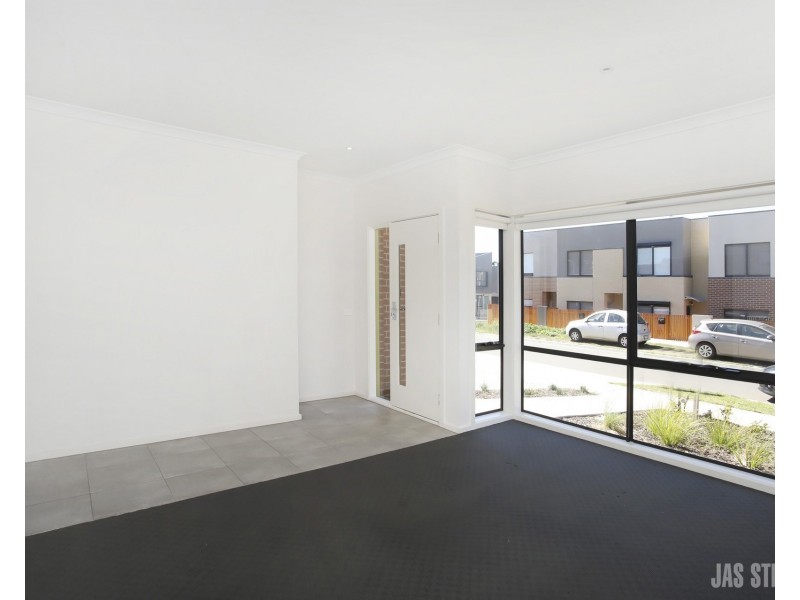 55 Queens Circuit, Sunshine VIC 3020