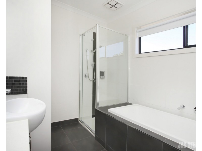 55 Queens Circuit, Sunshine VIC 3020