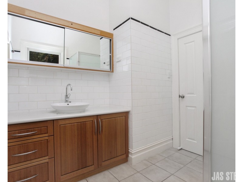 36 Oakbank Street, Newport VIC 3015