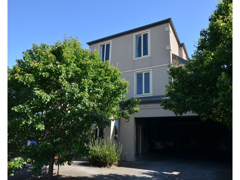 9/102 Cross Street, West Footscray VIC 3012