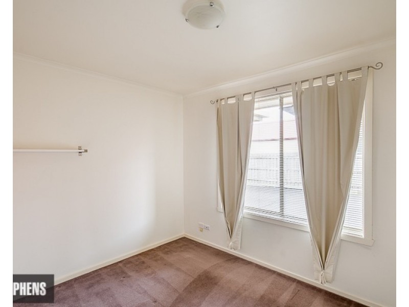 2/43 Kernot Street, South Kingsville VIC 3015