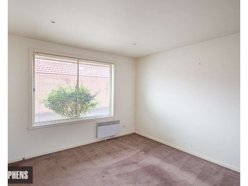 2/43 Kernot Street, South Kingsville VIC 3015