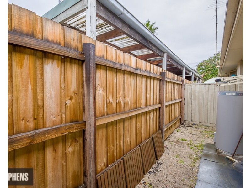 2/43 Kernot Street, South Kingsville VIC 3015