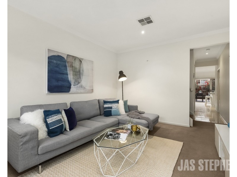 1/10 Swan Street, Footscray VIC 3011