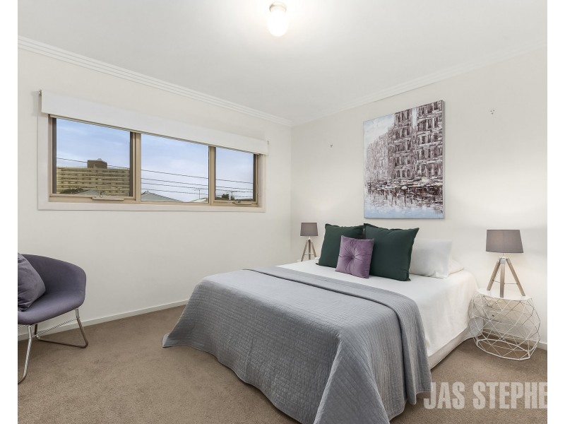 1/10 Swan Street, Footscray VIC 3011