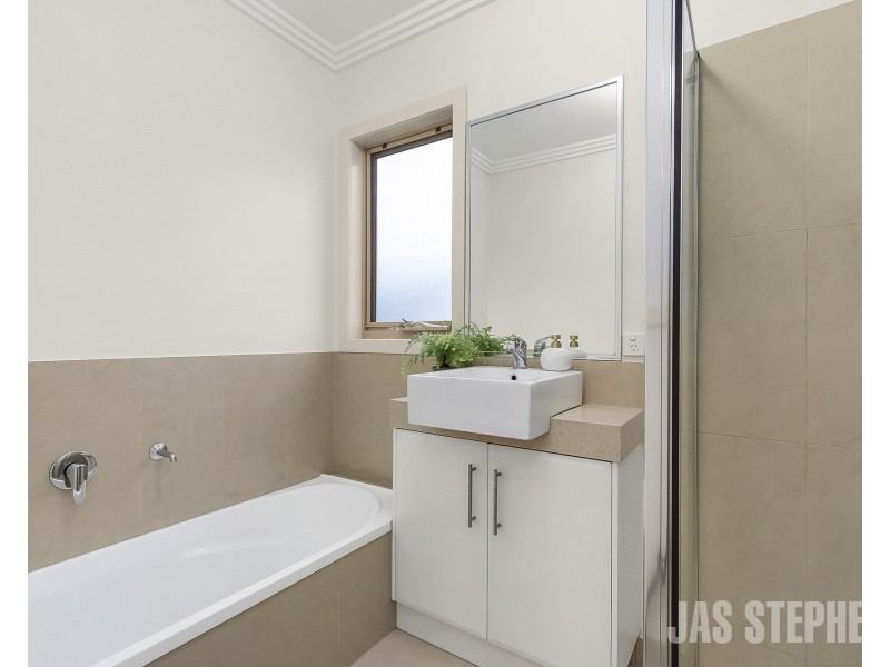 1/10 Swan Street, Footscray VIC 3011