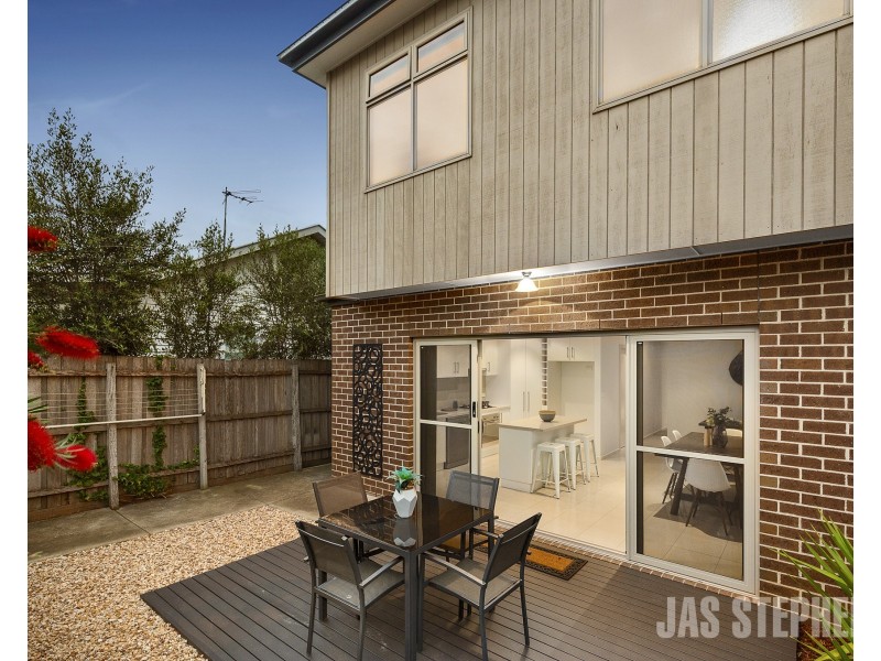 1/10 Swan Street, Footscray VIC 3011