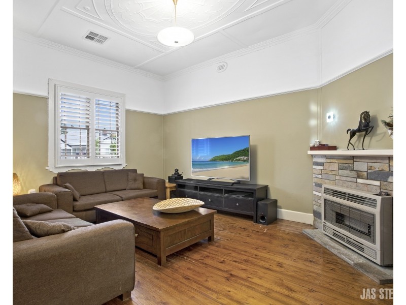 6 Robbs Road, West Footscray VIC 3012