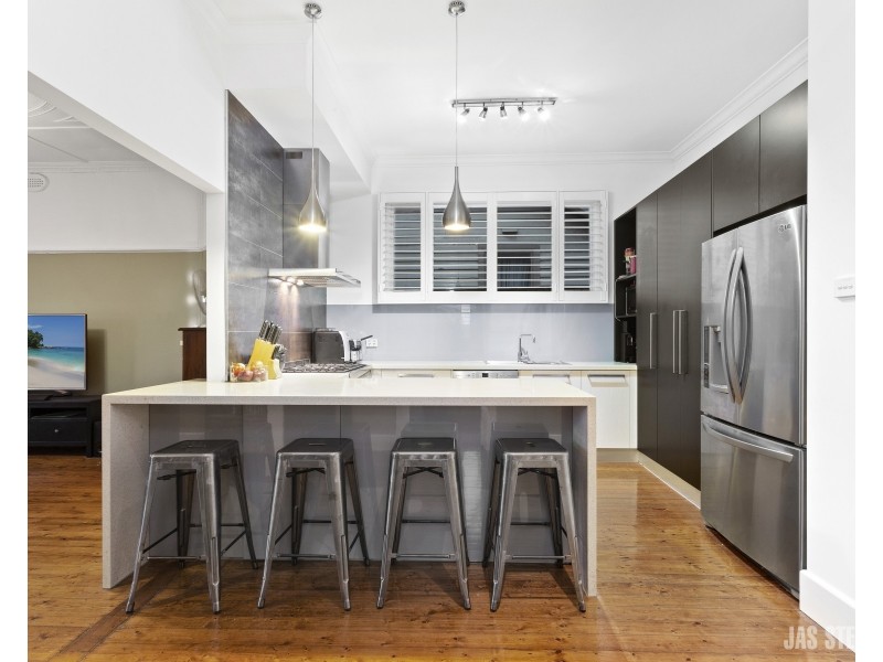 6 Robbs Road, West Footscray VIC 3012