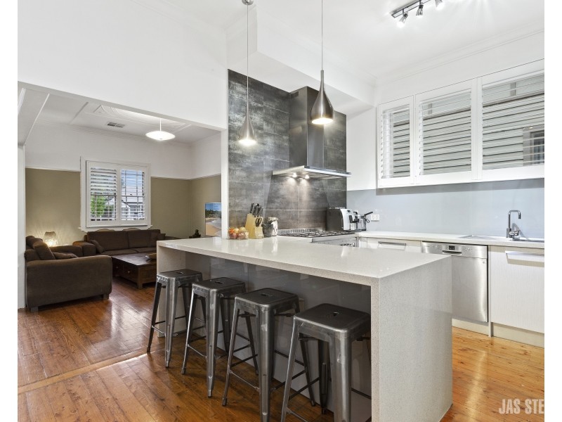 6 Robbs Road, West Footscray VIC 3012