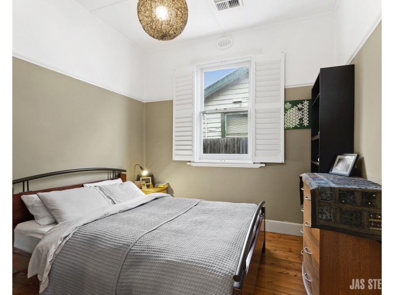 6 Robbs Road, West Footscray VIC 3012