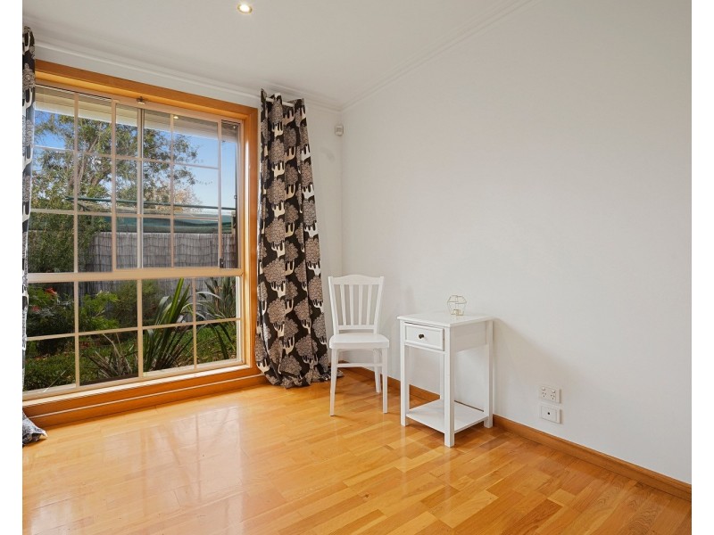 2/96 Hertford Road, Sunshine VIC 3020