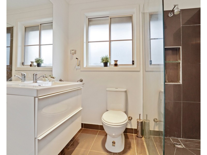 2/96 Hertford Road, Sunshine VIC 3020