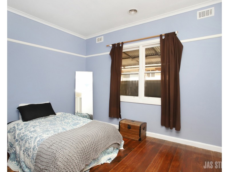 57 New Street, South Kingsville VIC 3015