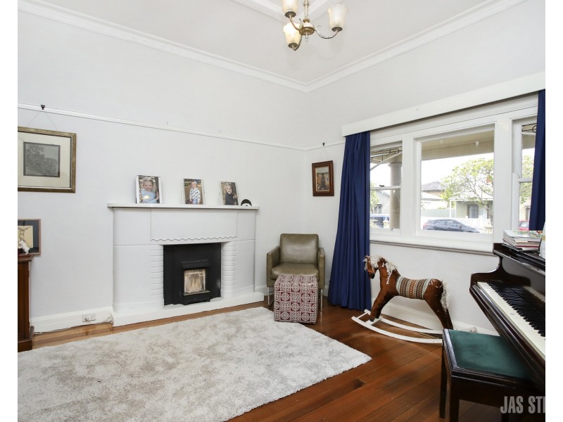 12 Norfolk Street, Maidstone VIC 3012