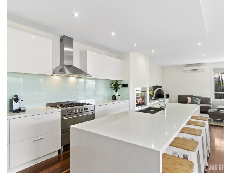 15 Muir Street, Spotswood VIC 3015