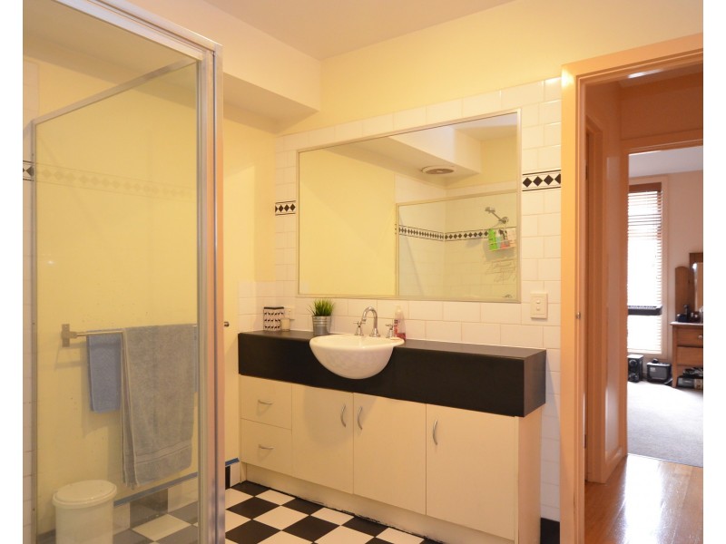 2/3 Canterbury Street, Yarraville VIC 3013