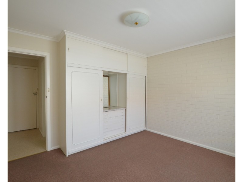 2/68 Pentland Parade, Yarraville VIC 3013