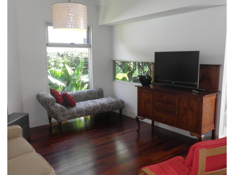 6 Medway Street, Seddon VIC 3011