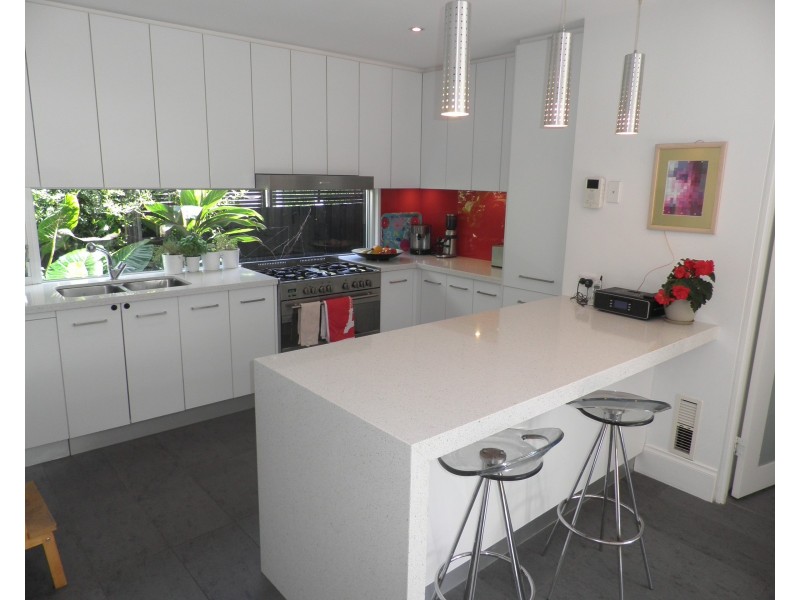 6 Medway Street, Seddon VIC 3011