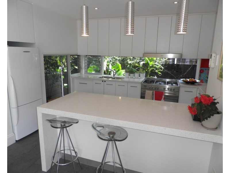 6 Medway Street, Seddon VIC 3011