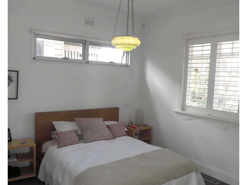 6 Medway Street, Seddon VIC 3011