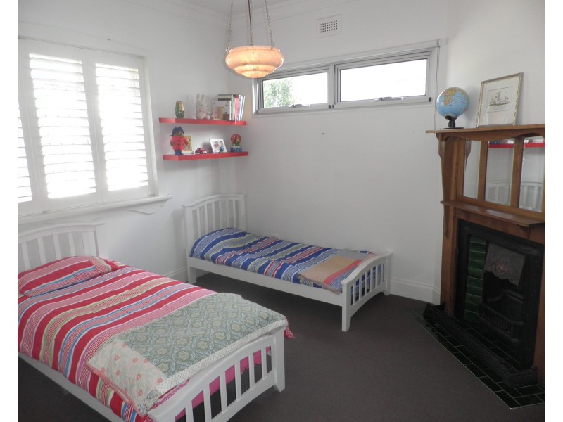 6 Medway Street, Seddon VIC 3011