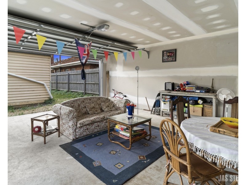 33 Barton Street, West Footscray VIC 3012