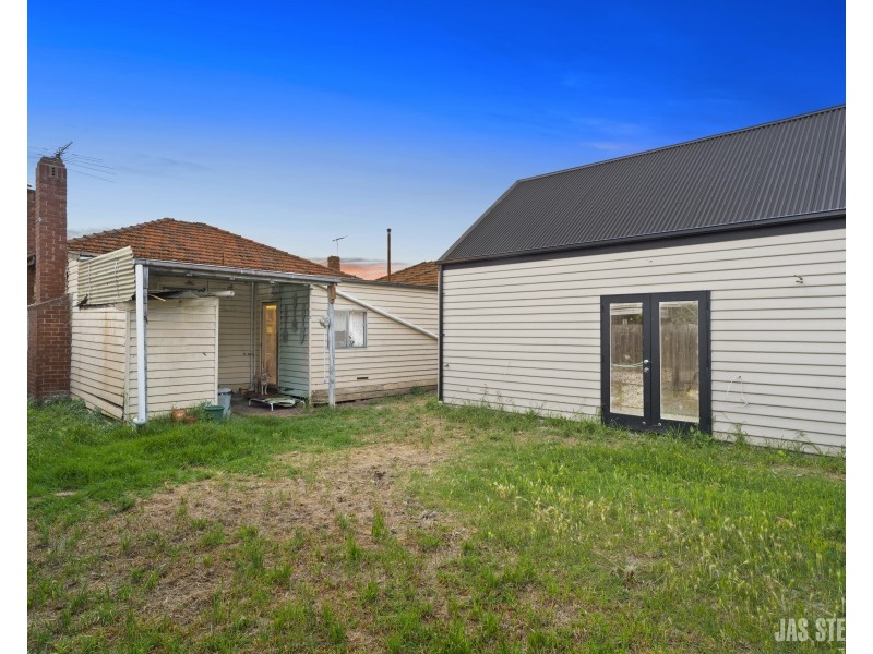 33 Barton Street, West Footscray VIC 3012