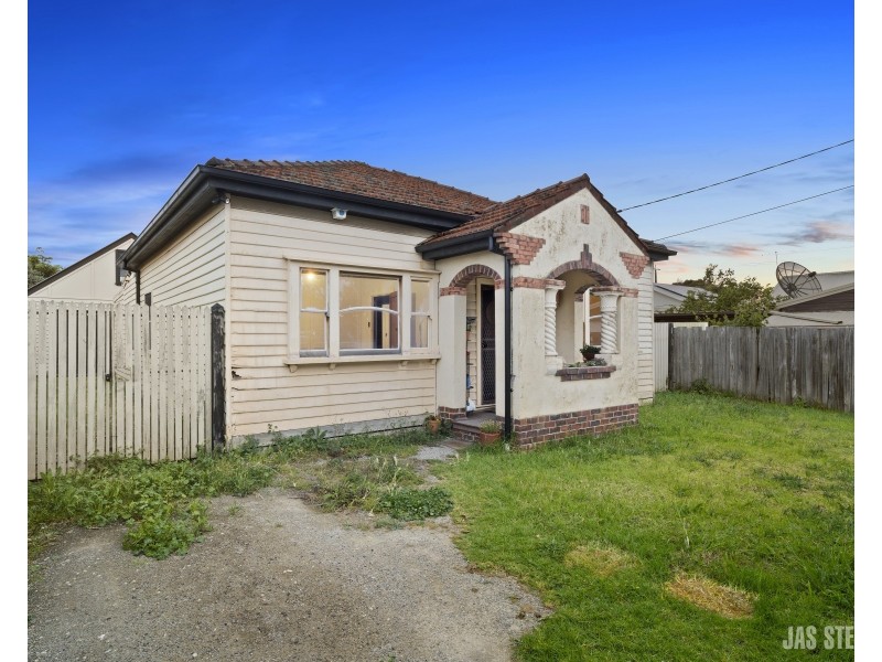 33 Barton Street, West Footscray VIC 3012