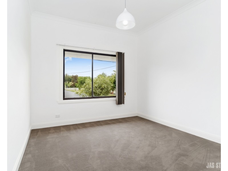 8 Deakin Street, Yarraville VIC 3013