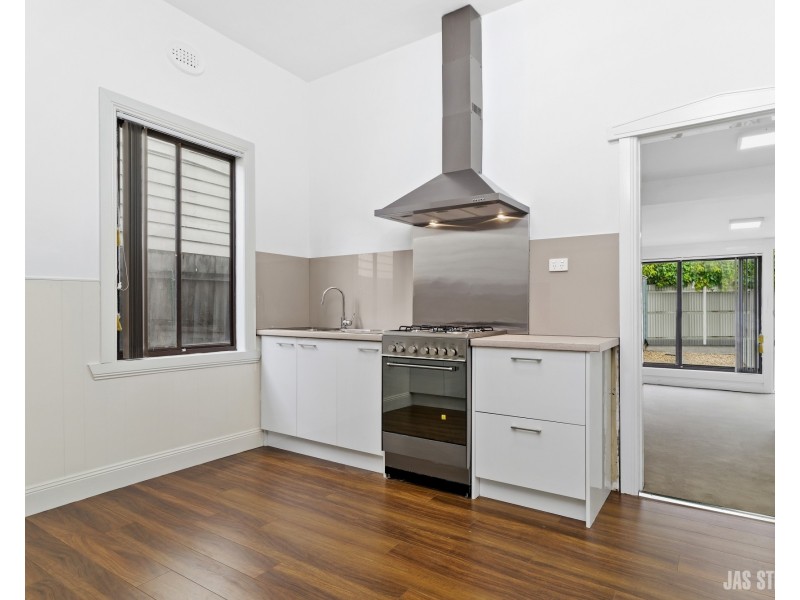 8 Deakin Street, Yarraville VIC 3013