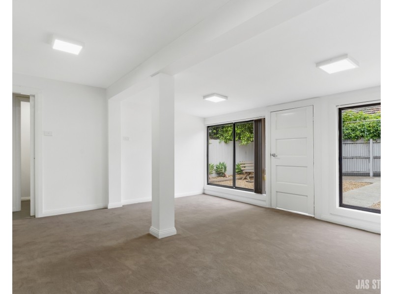 8 Deakin Street, Yarraville VIC 3013