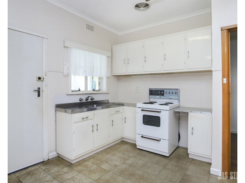 81 Greene Street, South Kingsville VIC 3015