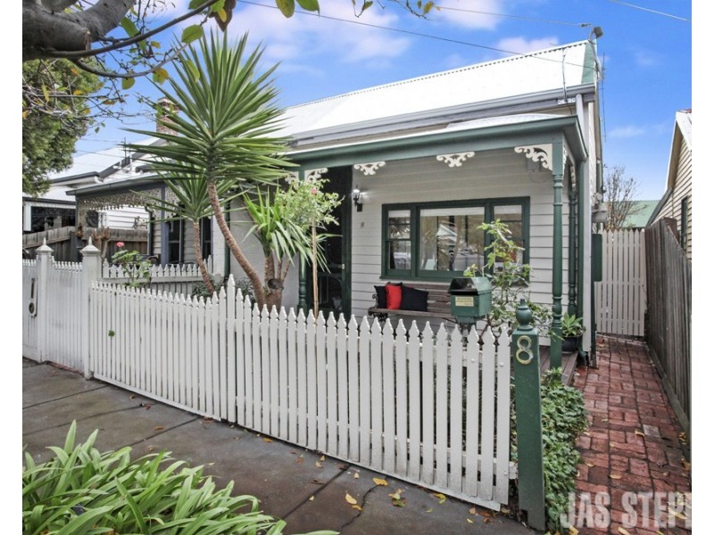 8 Perry Street, Seddon VIC 3011