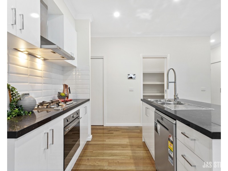 1/131 Durham Rd, Sunshine VIC 3020