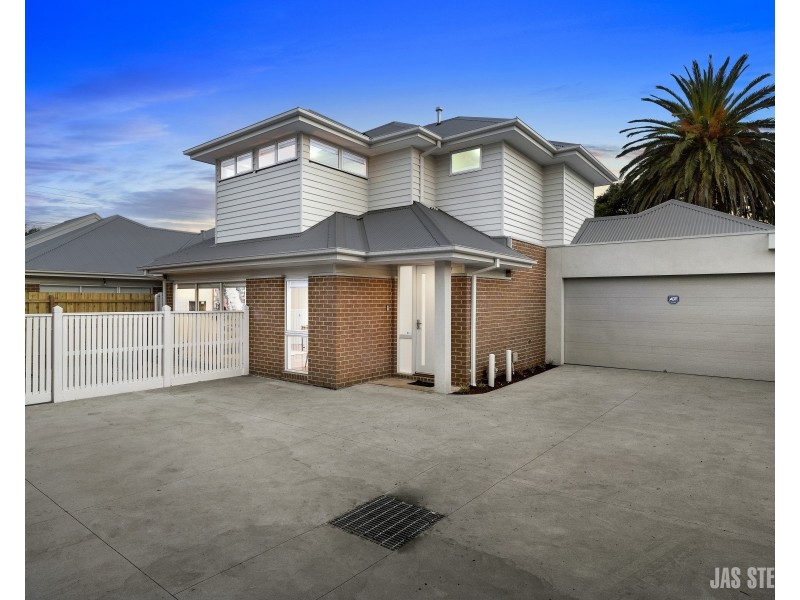 2/131 Durham Rd, Sunshine VIC 3020