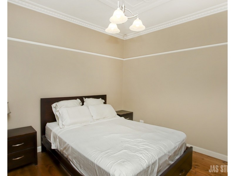 8 Angliss Street, Yarraville VIC 3013