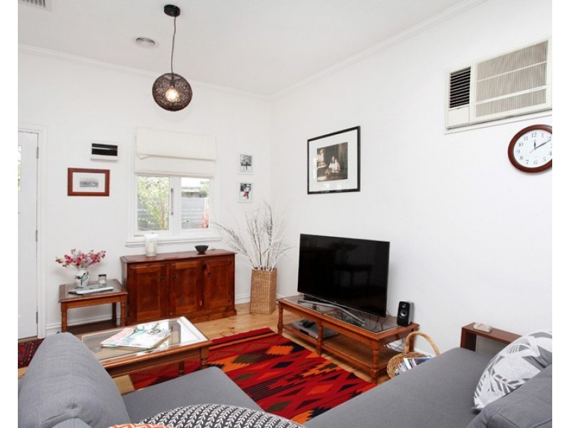 8 Junction Street, Seddon VIC 3011