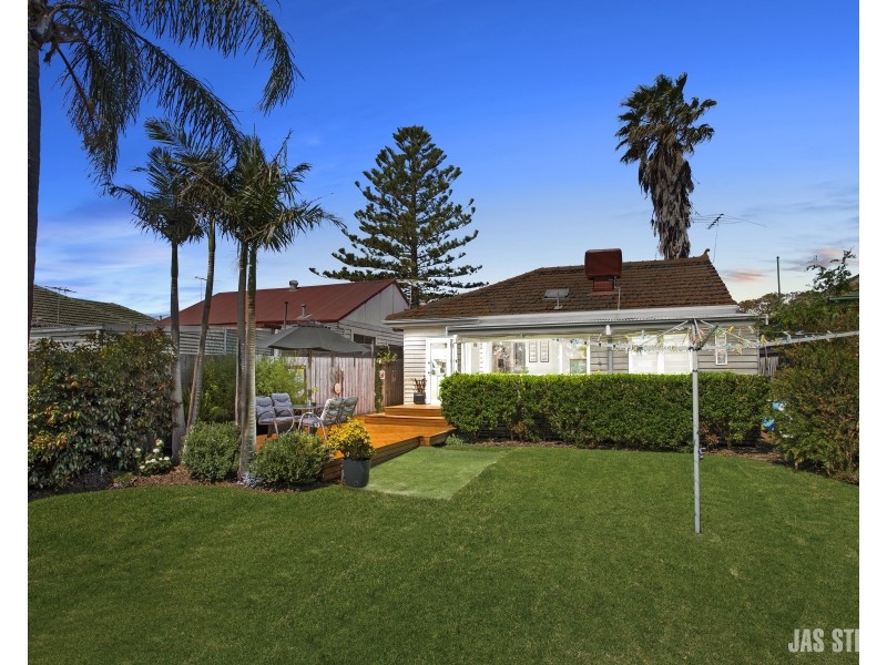 13 Andrew Street, Sunshine VIC 3020